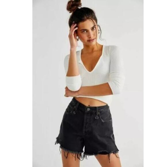 We The Free People Makai Cutoff Jean Shorts Washed Black Size 31 Button Fly - Picture 1 of 7